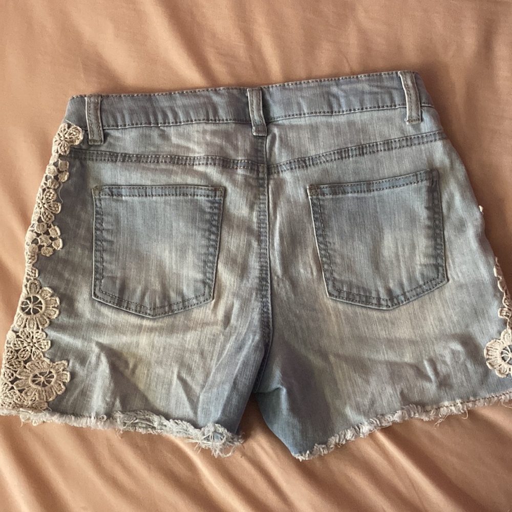 Cat & Jack super stretch floral denim shorts girl’s size XL - Picture 2 of 2